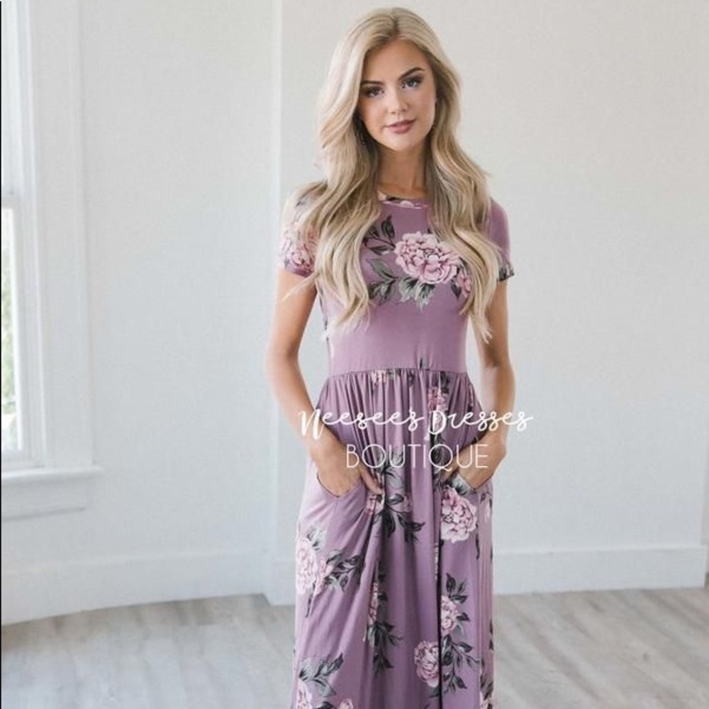 Neesee’s Midi Lilac Floral Dress